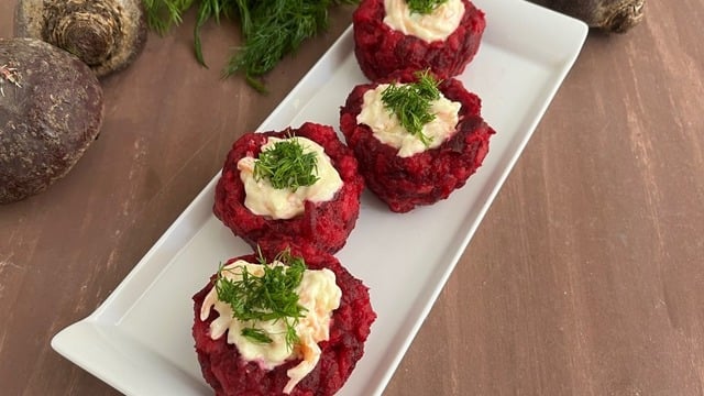 Renkli Sofraların Sırrı: Pancarlı Patates Salatası