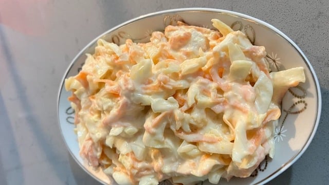 Tam Kararında: Coleslaw Lahana Salatası