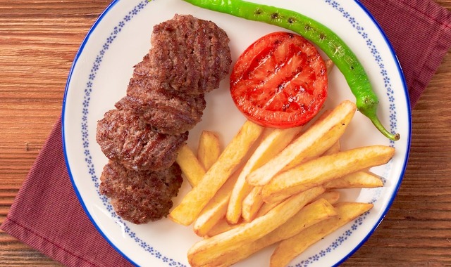 Meşhur Lezzet: Orijinal Akçaabat Köftesi