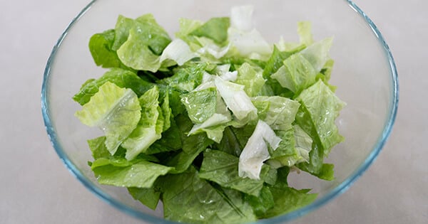 ton-balikli-kinoa-salatasi-asama1