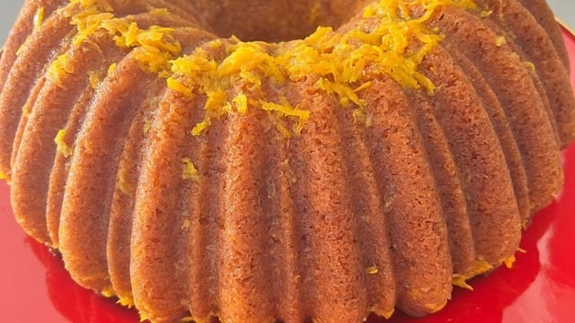 Dokusu Yumuşacık: Portakal Şerbetli Kek