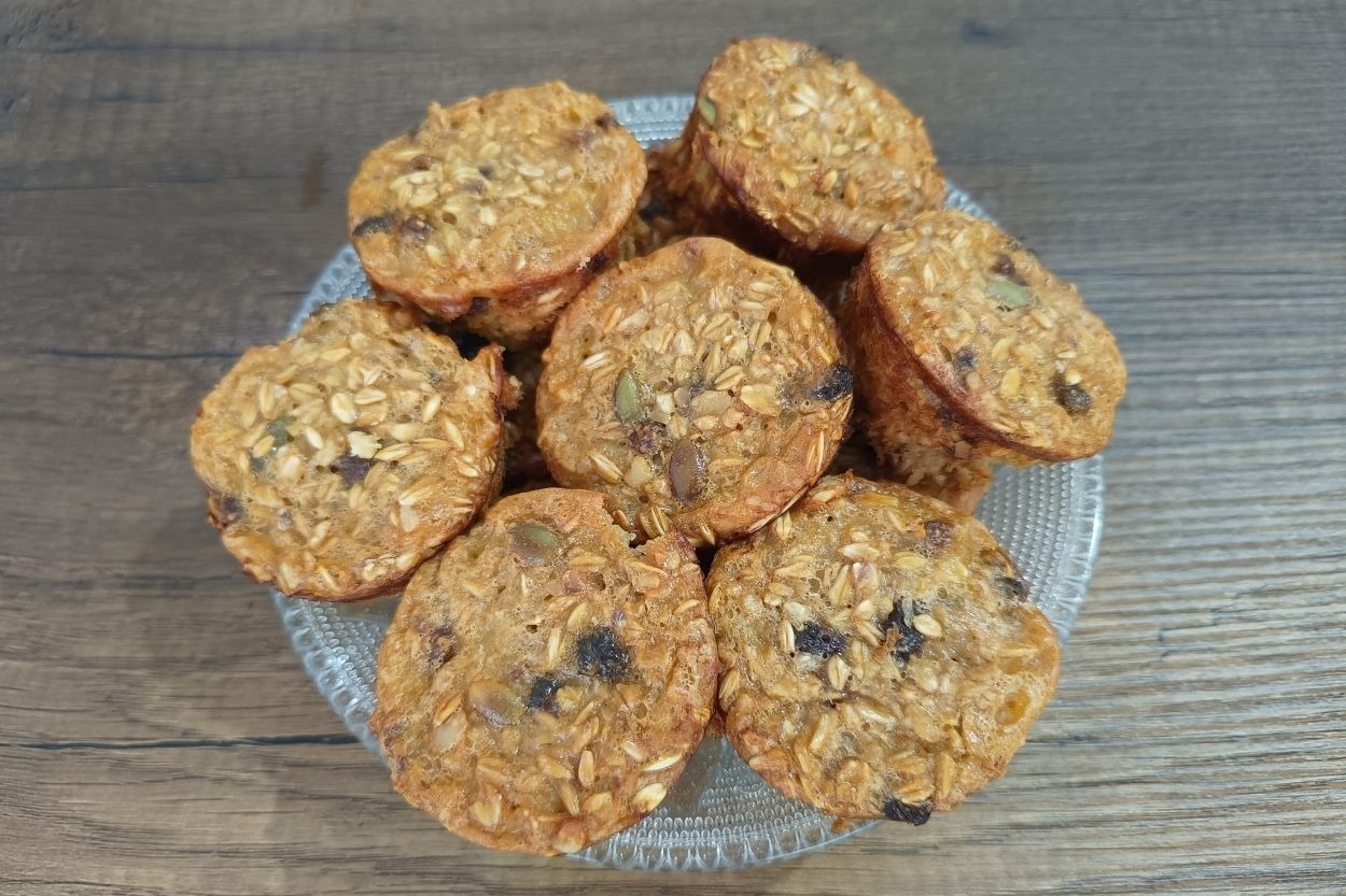 Şekersiz: Kuru Yemişli Yulaflı Muffin