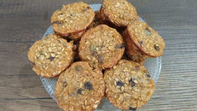 Şekersiz: Kuru Yemişli Yulaflı Muffin