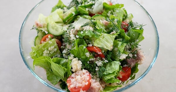 ton-balikli-kinoa-salatasi-asama4