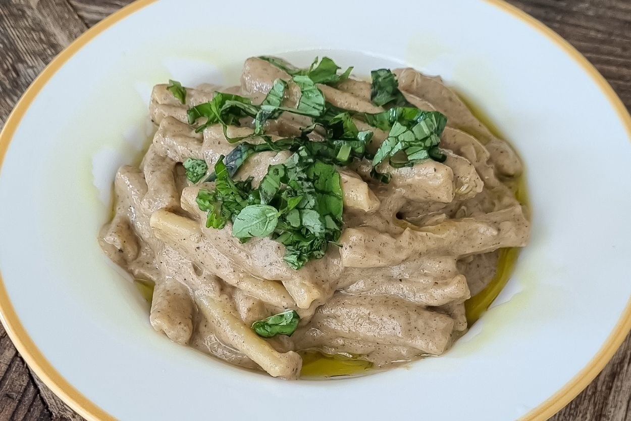 Lezzeti Sosunda Saklı: Kabak ve Mantar Soslu Makarna