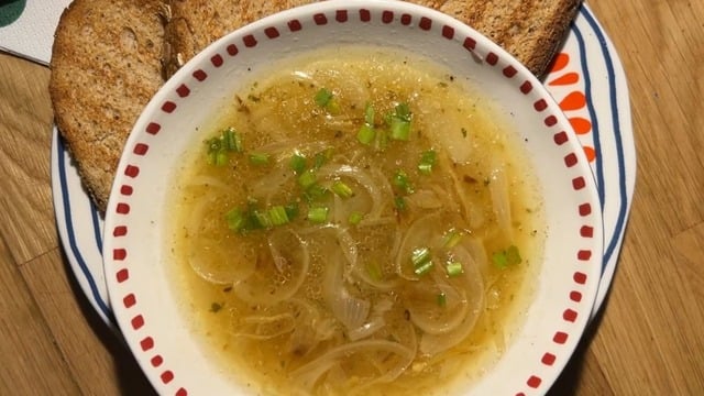 Hava Değişimlerinin Kurtarıcısı: Tereyağlı Soğan Çorbası