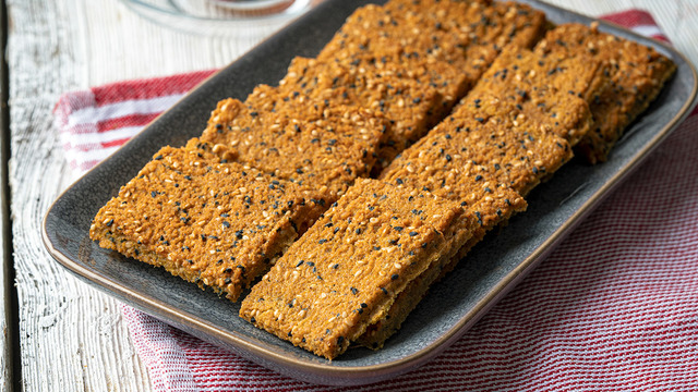 Ev Yapımı Glutensiz Atıştırmalık: Mercimek Kraker