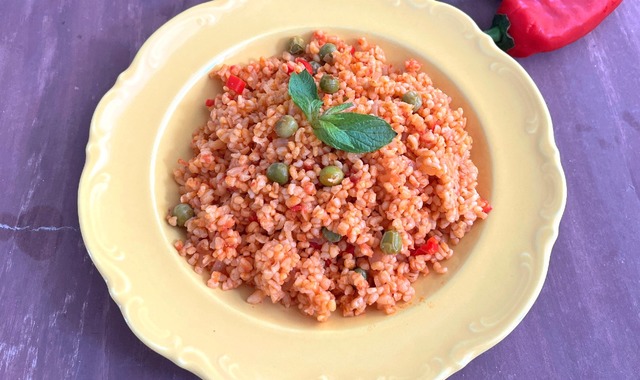 Oldukça Doyurucu: Bezelyeli Bulgur Pilavı