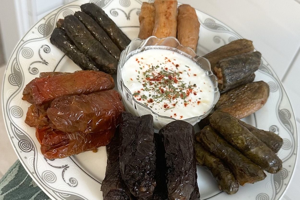 İkisi Bir Arada: Nar Ekşili Kuru Dolma ve Sarma