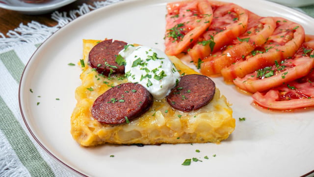Tek Başına Bir Öğün: Sucuklu Patatesli Omlet