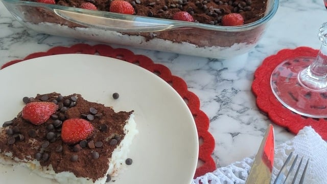 Süt ve Çikolata Bir Arada: Soğuk Baklava Tadında Çikolatalı Güllaç 