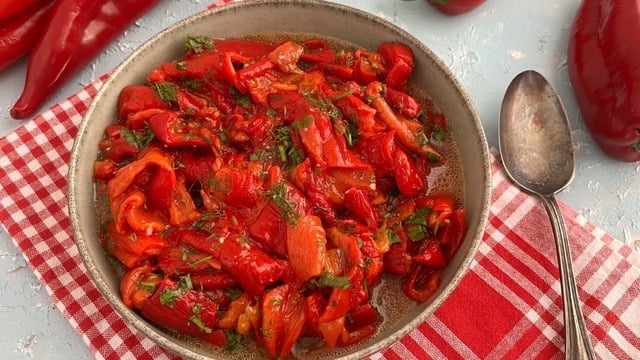 Fırından Sofraya: Közlenmiş Biber Mezesi