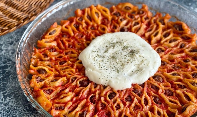 Fırında Pişer: Sini Mantısı
