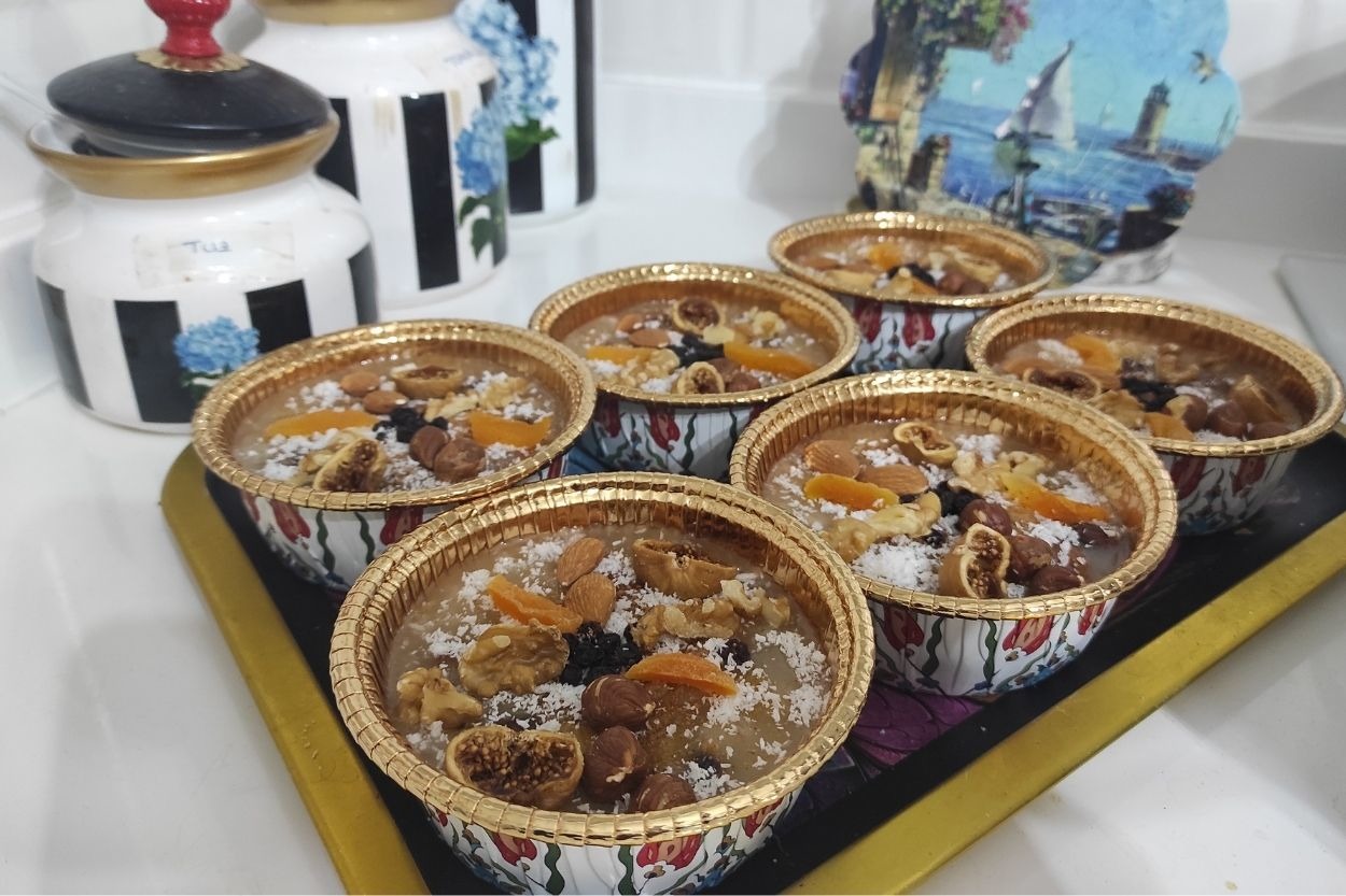 Kaşık Kaşık Bereket: Doyurucu Aşure 