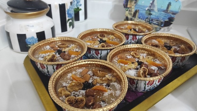 Kaşık Kaşık Bereket: Doyurucu Aşure 