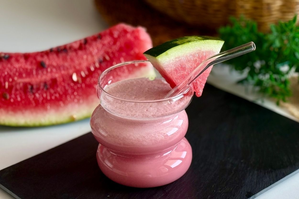 Bir Bardak Ferahlık: Karpuzlu Milkshake