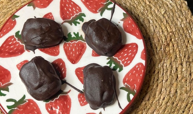 Küçük Porsiyonlarıyla: Hurmalı Mini Brownie 