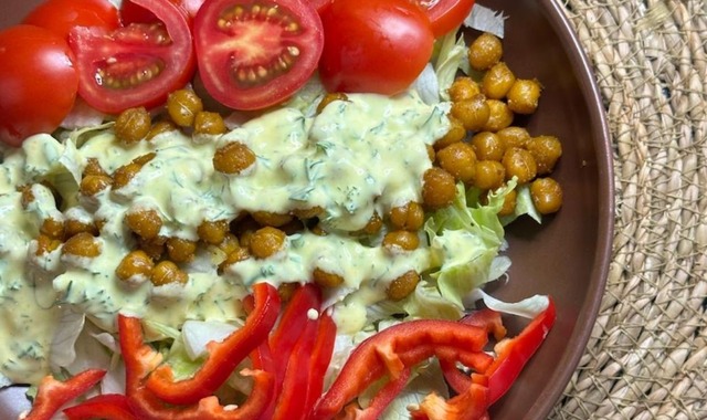 Nohudu da Var: Domatesli Yaz Salatası