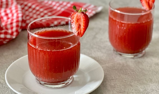 Yazın Kırmızısı: Çilek Suyu