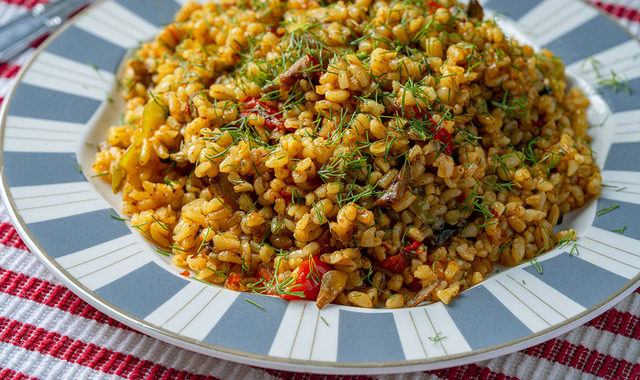 Oldukça Pratik: Mantarlı Sebzeli Bulgur Pilavı