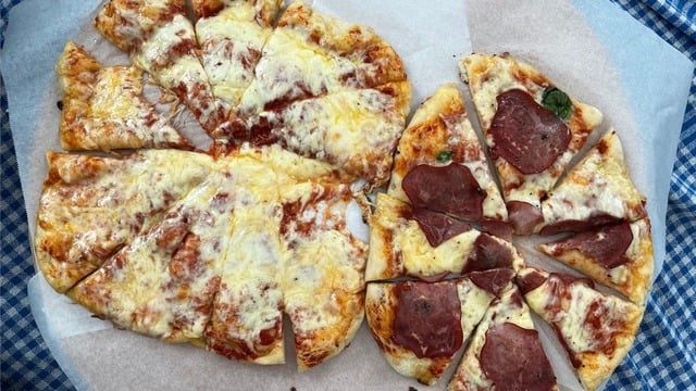 Dilim Dilim: İtalyan Usulü Ev Yapımı Pizza