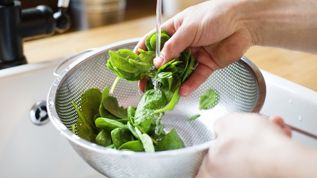 Vitaminleri Kaybolmadan Ispanak Nasıl Temizlenir?