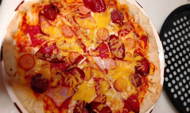 Dilim Dilim: Cheddar Peynirli Pizza