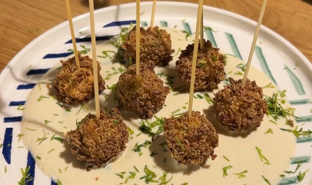 Yanında Ev Yapımı Mayonezle: Kızarmış Zeytin