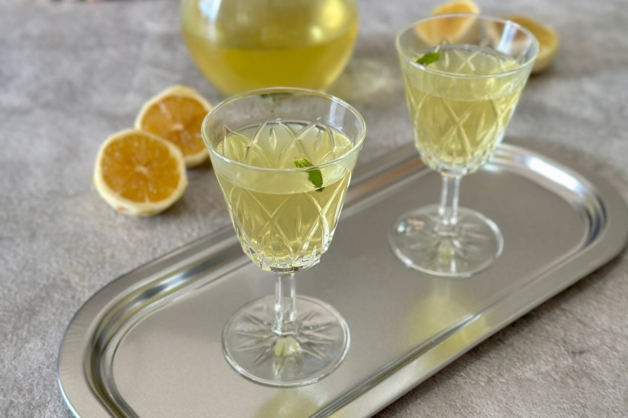 Bir İtalyan İçeceği: Limoncello