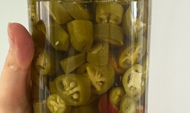 Sıcak Suyla: Jalapeno Biberi Turşusu