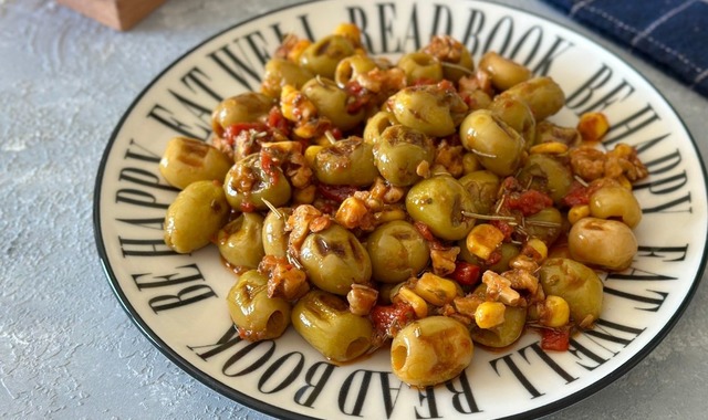 Cevizi de Var: Kahvaltılık Soslu Zeytin