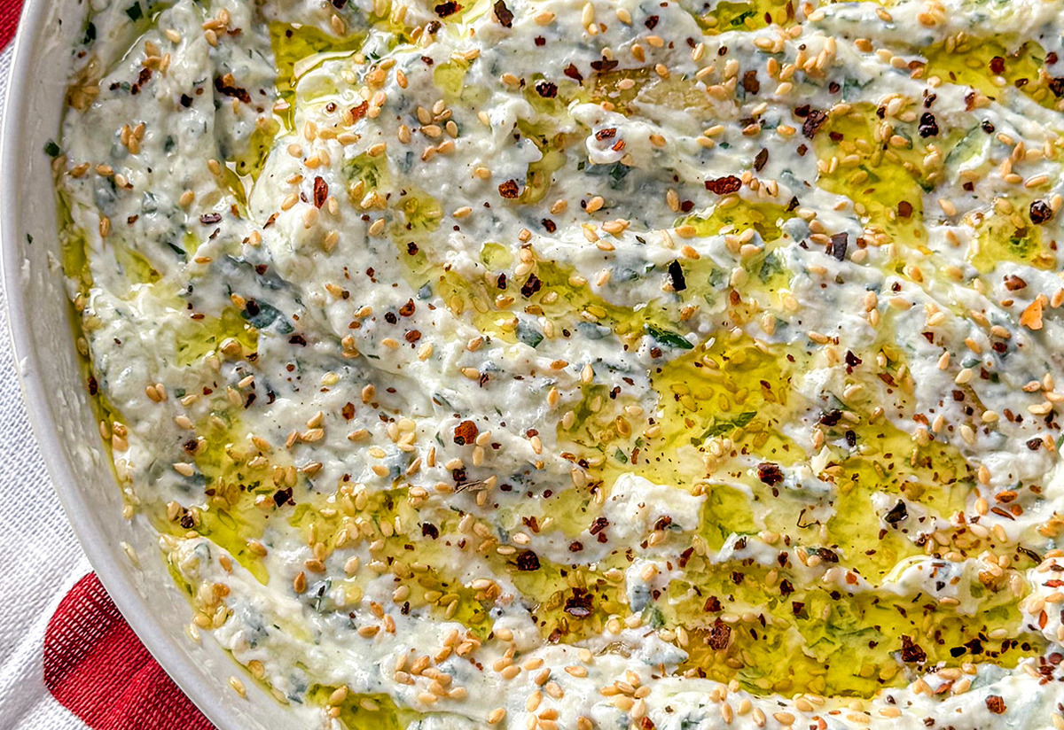 Ekmek Banmalık: Sarımsak Mezesi Tarifi