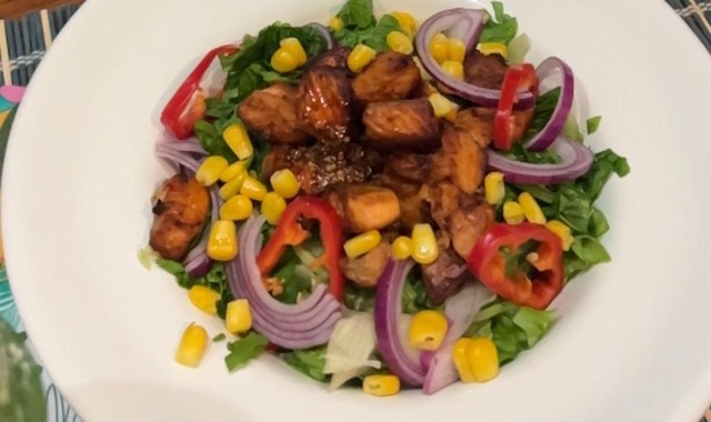 Sağlık Dolu: Somonlu Roka Salatası
