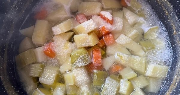 6-aylik-bebek-corbasi-asama2