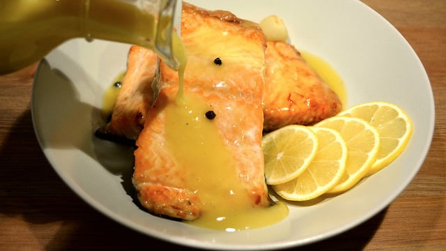 Yemekyolculuğu'ndan: Beurre Blanc Soslu Somon