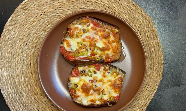 Çok Lezzetli: Patlıcandan Kolay Pizza