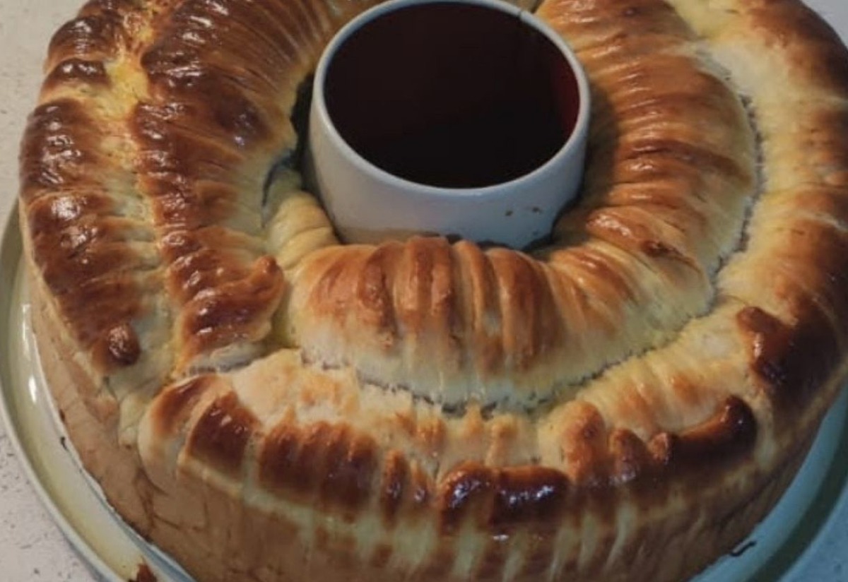 Tel Tel Ayrılan: Kek Kalıbında Pratik Çörek Tarifi