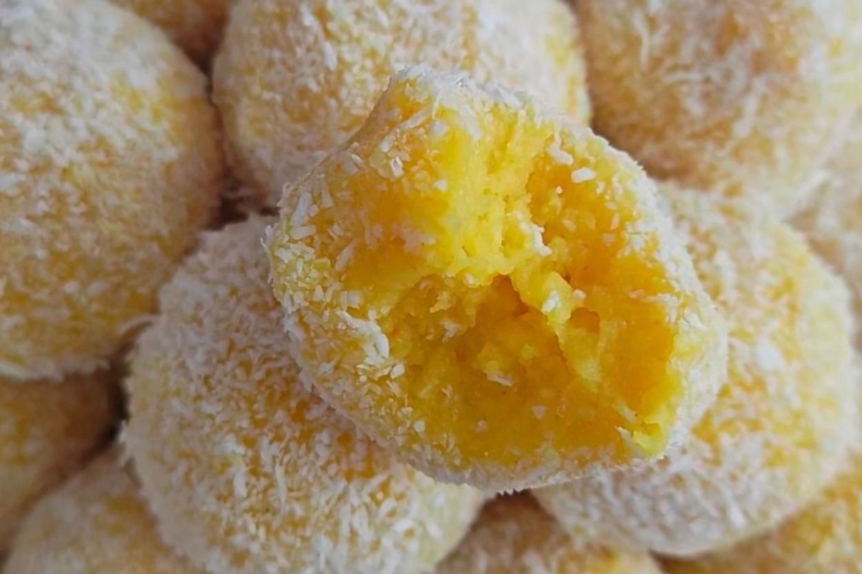 Çayın Yanına: Limonlu Pratik İrmik Topları