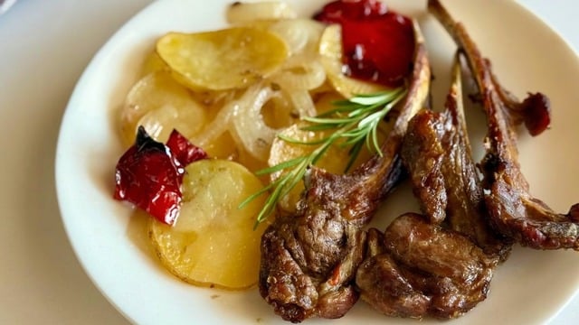 Sofranın En Şık Yıldızı: Fırında Kuzu Pirzola