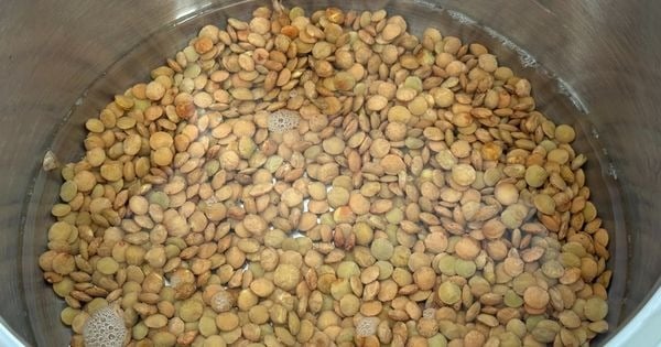 yogurtlu-mercimek-corbasi-asama1