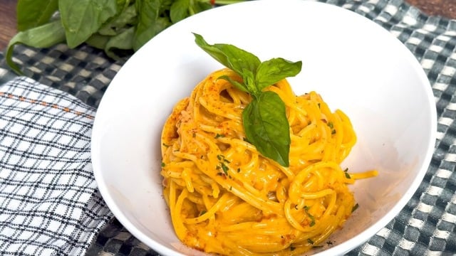 Aroması Bol: Karamelize Soğanlı Spagetti 