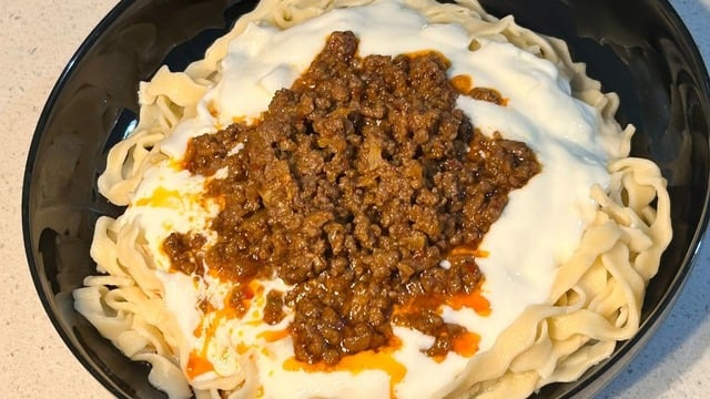 Mantı Tadında: Ev Yapımı Kıymalı Makarna