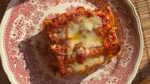 İç Dolgulu: Domates Soslu Cannelloni