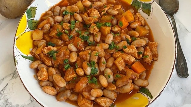 Doyurucu: Tavuklu Barbunya