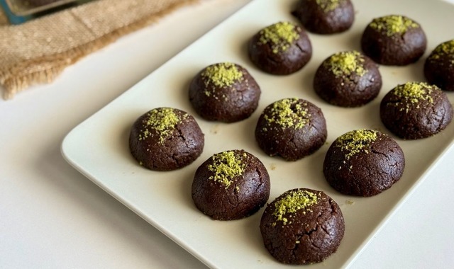 Nemli Dokusuyla: Şerbetli Brownie Kurabiye