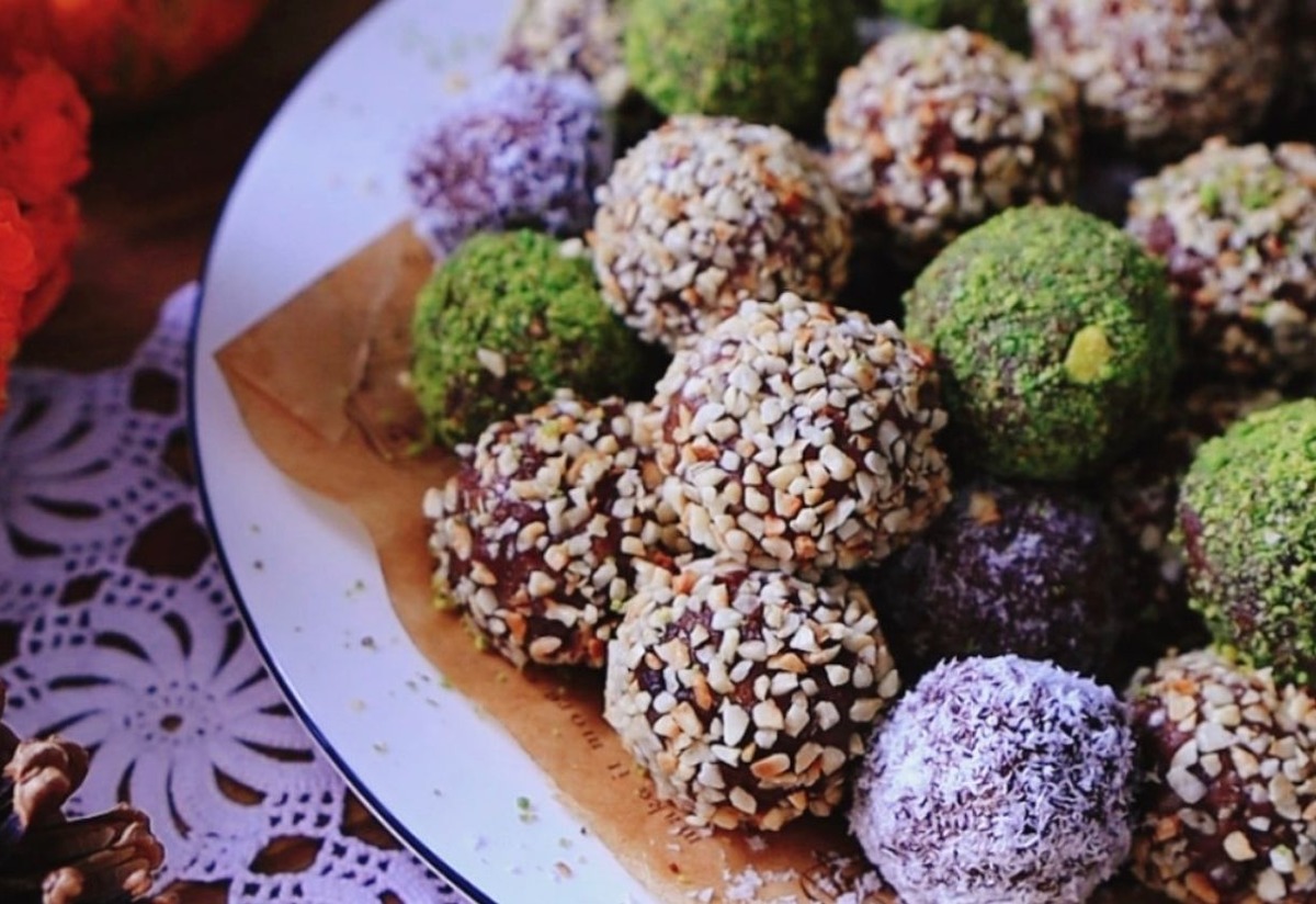 Doğal Tatlılık: Bal Kabaklı Bisküvi Topları Tarifi