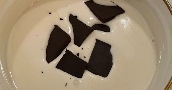 cikolata-soslu-etimek-tatlisi-asama7