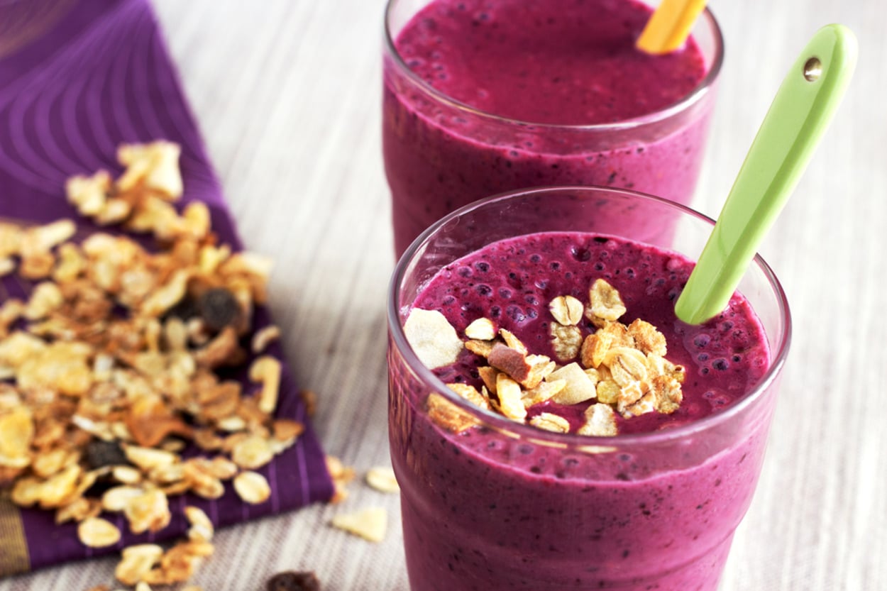 Alışkanlık Yapar: Yeşil Çaylı, Böğürtlenli Smoothie