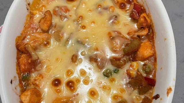 Akşam Yemeklerine: Patates Püreli Fırında Pratik Tavuk