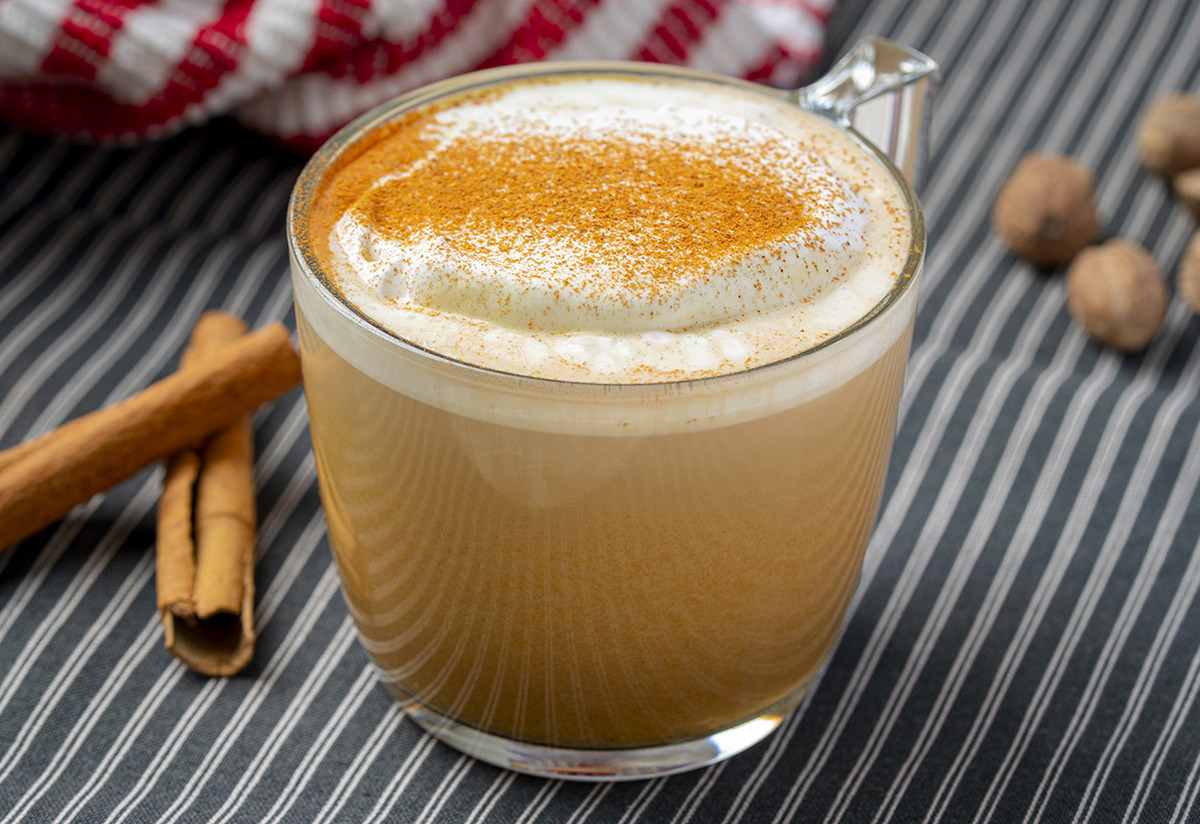Sonbaharın Sıcak Aroması: Ev Yapımı Pumkin Spice Latte Tarifi